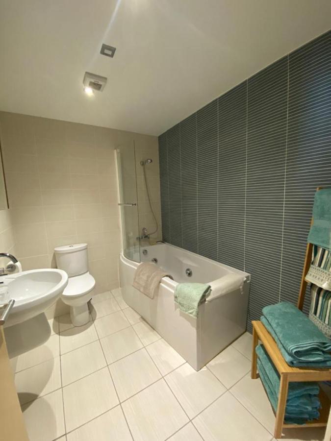 Cosy 3 Bedroom Apartment In Central Portrush With Sea Views Екстер'єр фото